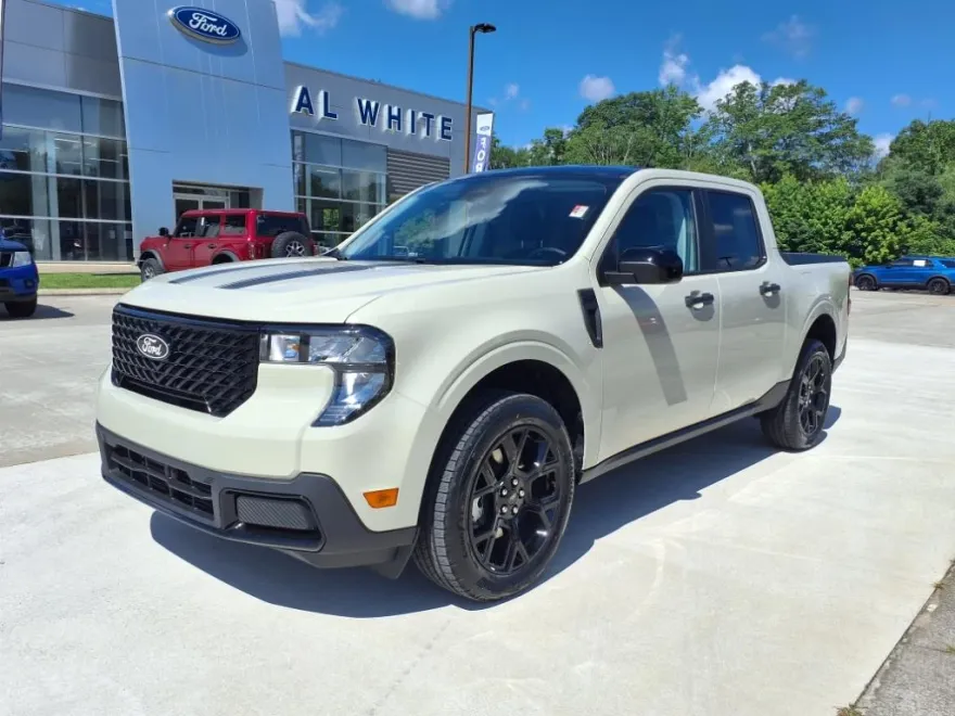 2025 Ford Maverick XLT photo 1