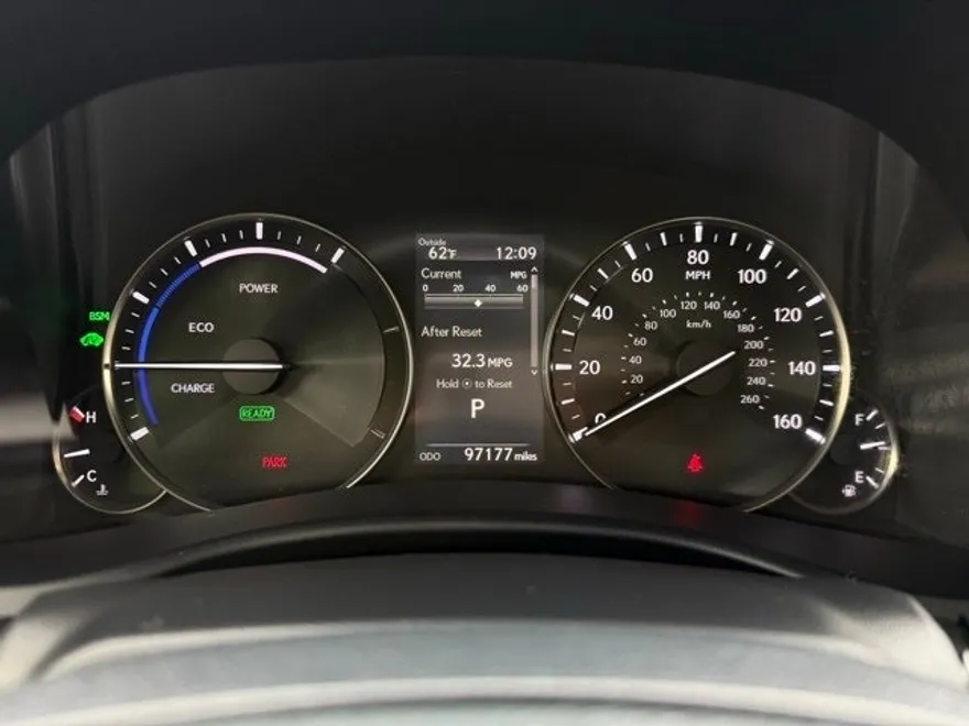 2016 Lexus GS 450h photo 17