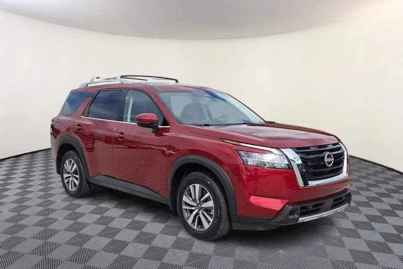 2024 Nissan Pathfinder SL photo 1