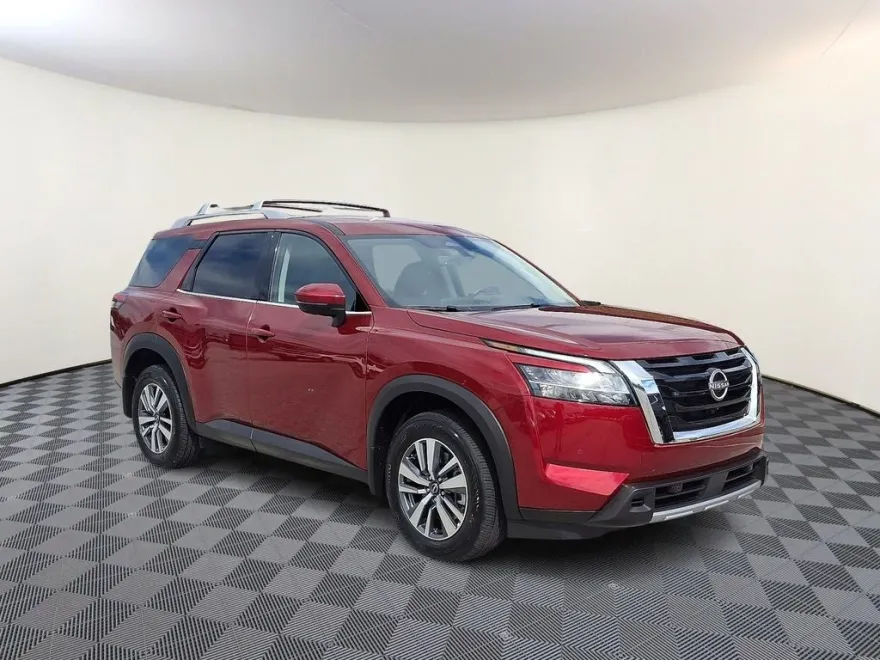 2024 Nissan Pathfinder SL photo 1