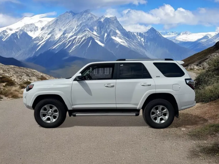 2023 Toyota 4Runner SR5 photo 1