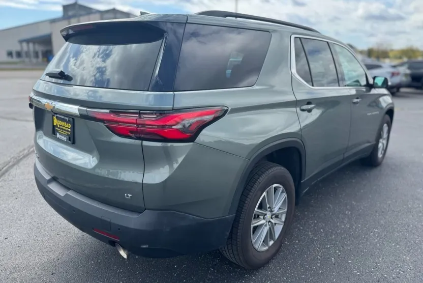 2023 Chevrolet Traverse Cloth photo 1