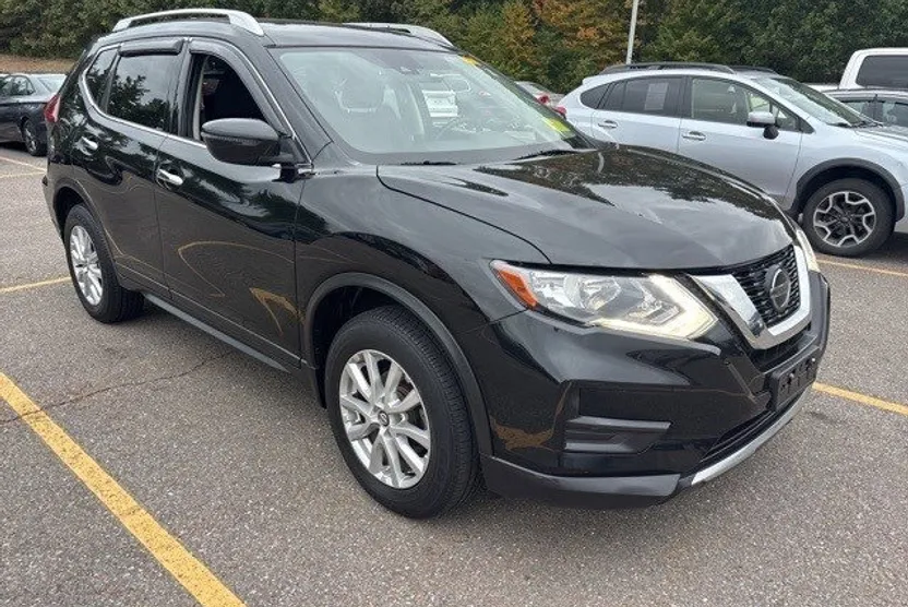 2019 Nissan Rogue SV photo 1