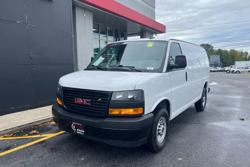 2024 Gmc Savana Cargo 2500 photo 1