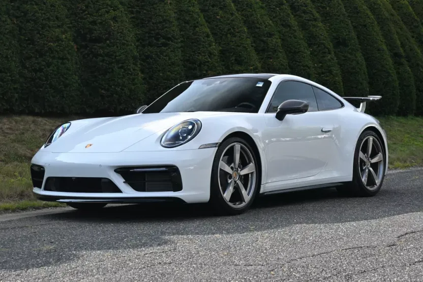 2024 Porsche 911 T photo 1