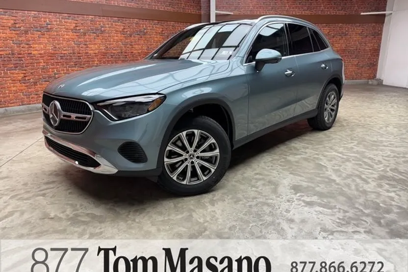 2025 Mercedes Benz GLC 300 4MATIC photo 1