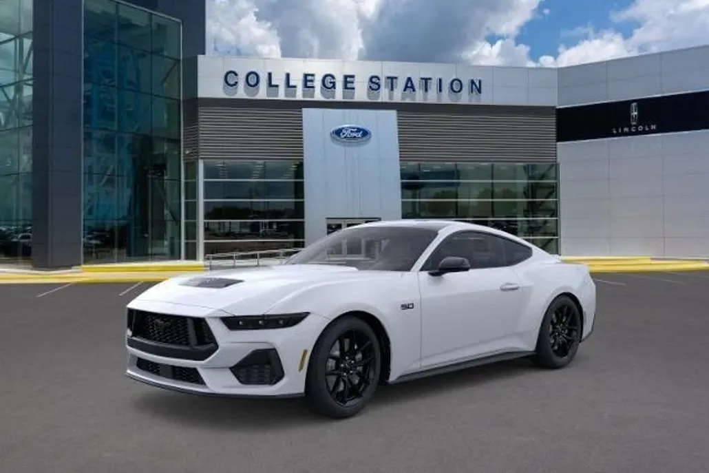 2025 Ford Mustang GT photo 1