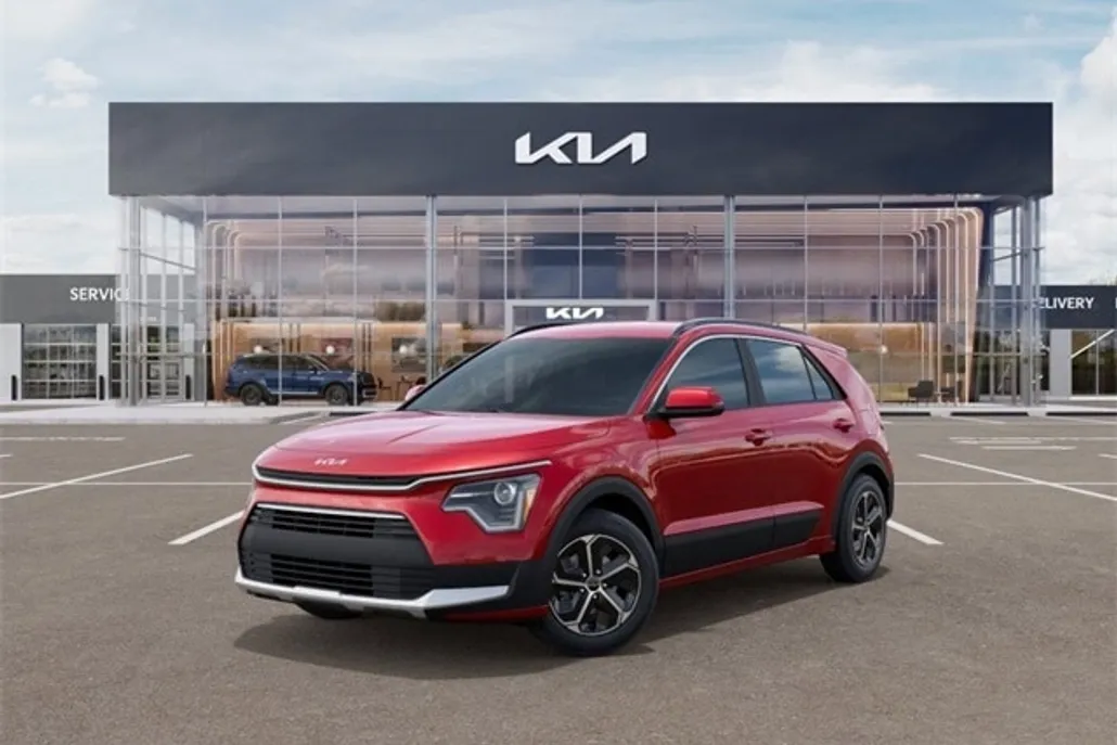 2024 Kia Niro LX photo 1