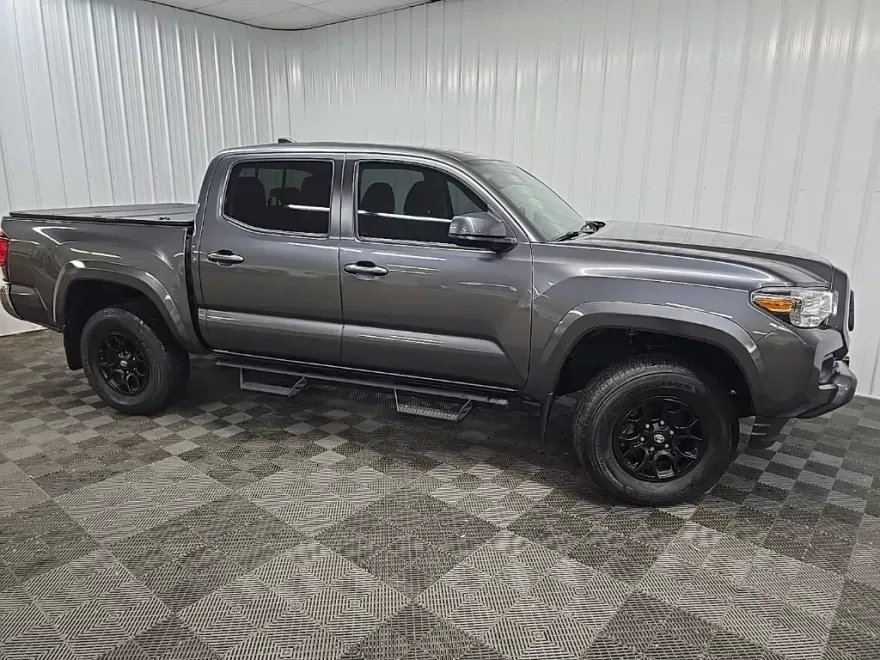 2021 Toyota Tacoma SR5 V6 photo 1