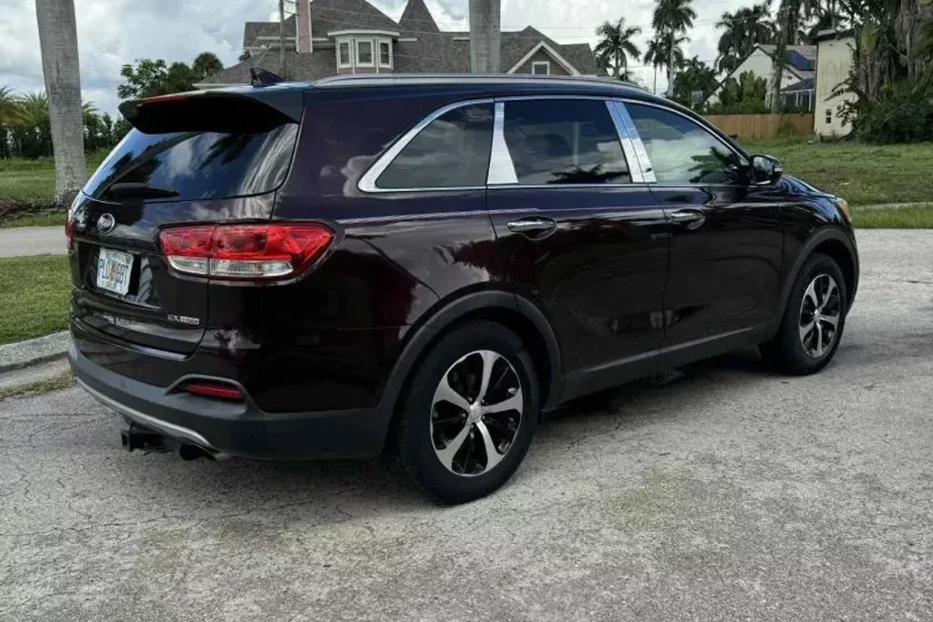 2016 Kia Sorento EX photo 1