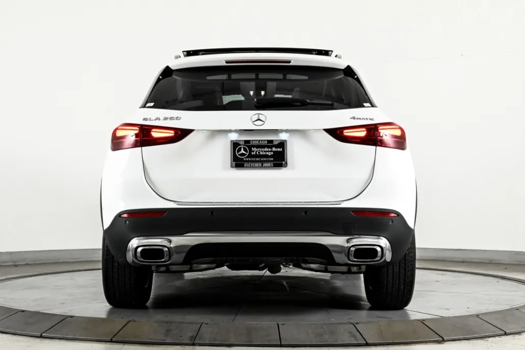 2024 Mercedes Benz GLA 250 4MATIC photo 1