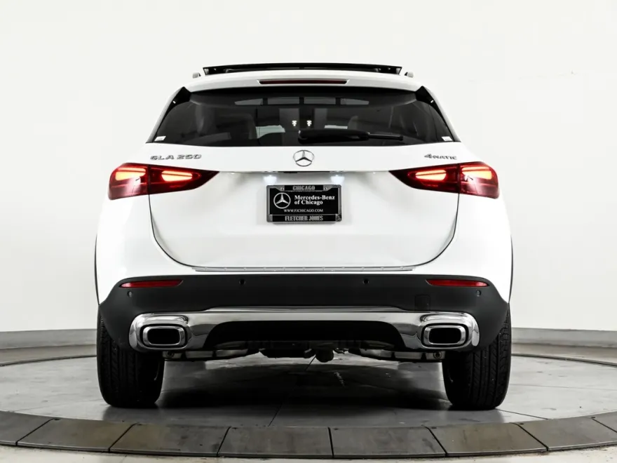 2024 Mercedes Benz GLA 250 4MATIC photo 1