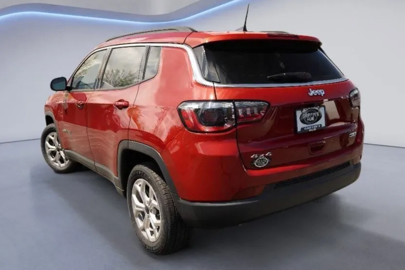 2025 Jeep Compass Latitude photo 1