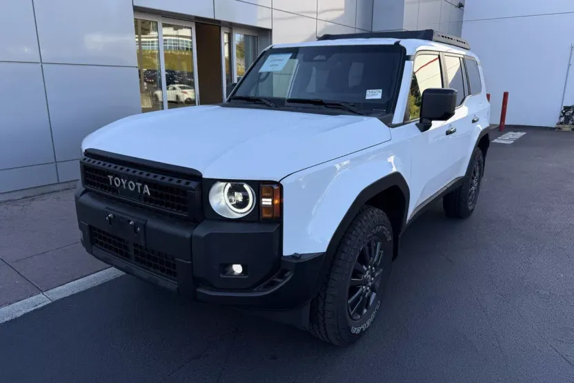 2025 Toyota Land Cruiser photo 1
