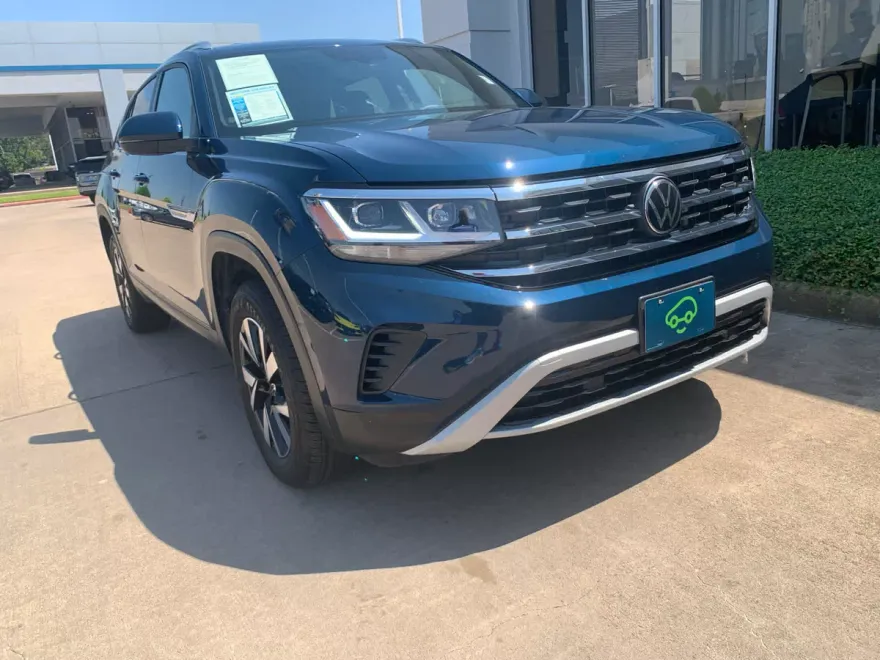 2023 Volkswagen Atlas Cross Sport SE photo 1
