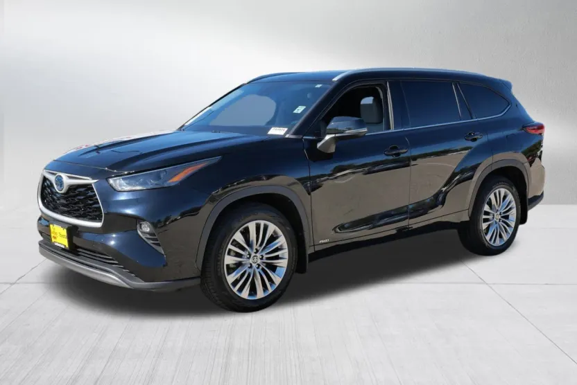 2022 Toyota Highlander Hybrid XLE photo 1