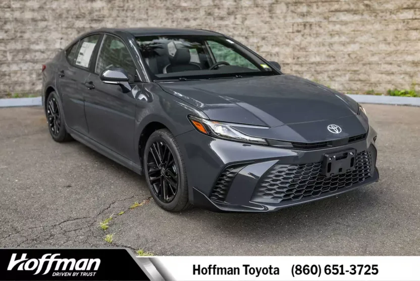 2026 Toyota Camry SE photo 1