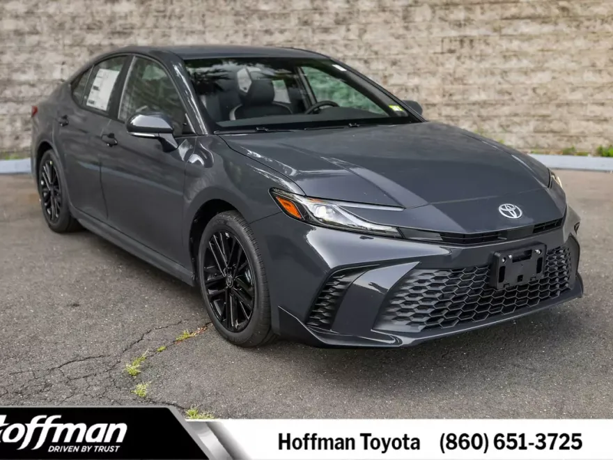 2026 Toyota Camry SE photo 1