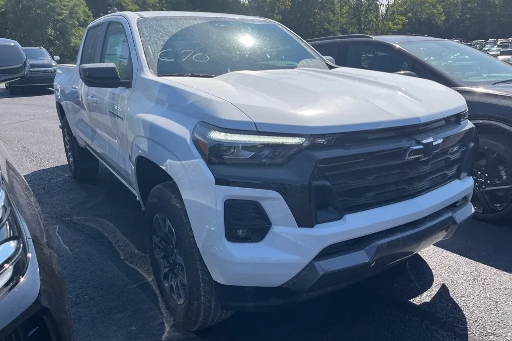 2026 Chevrolet Colorado Z71 photo 1