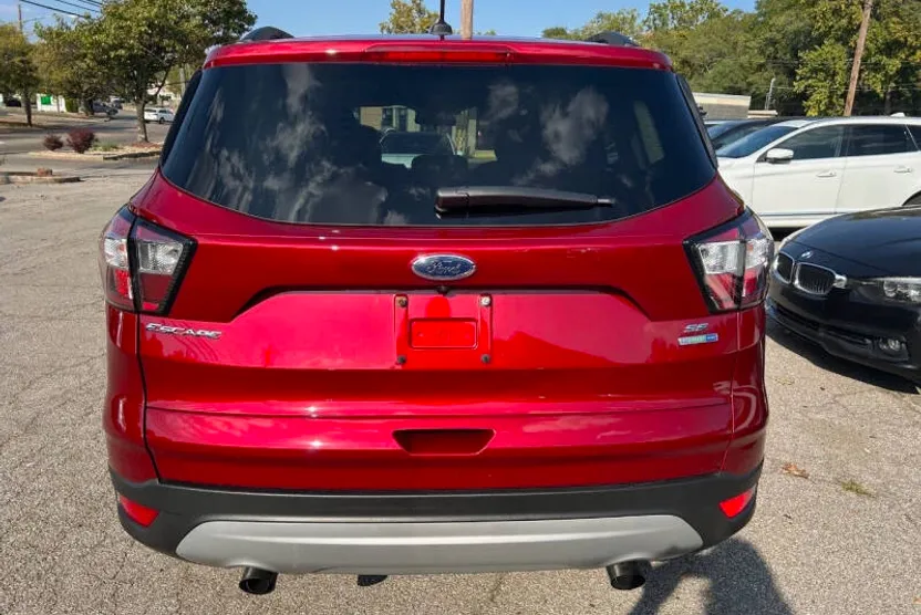 2018 Ford Escape SE photo 1