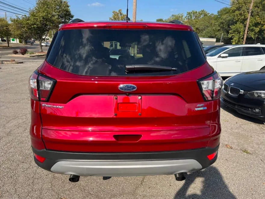 2018 Ford Escape SE photo 1