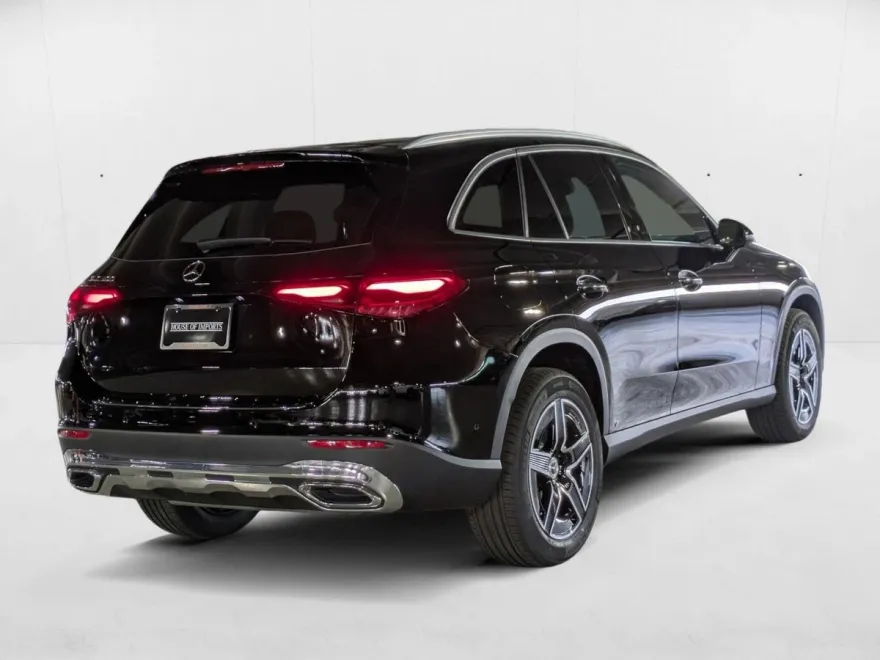 2026 Mercedes Benz GLC 300 photo 1
