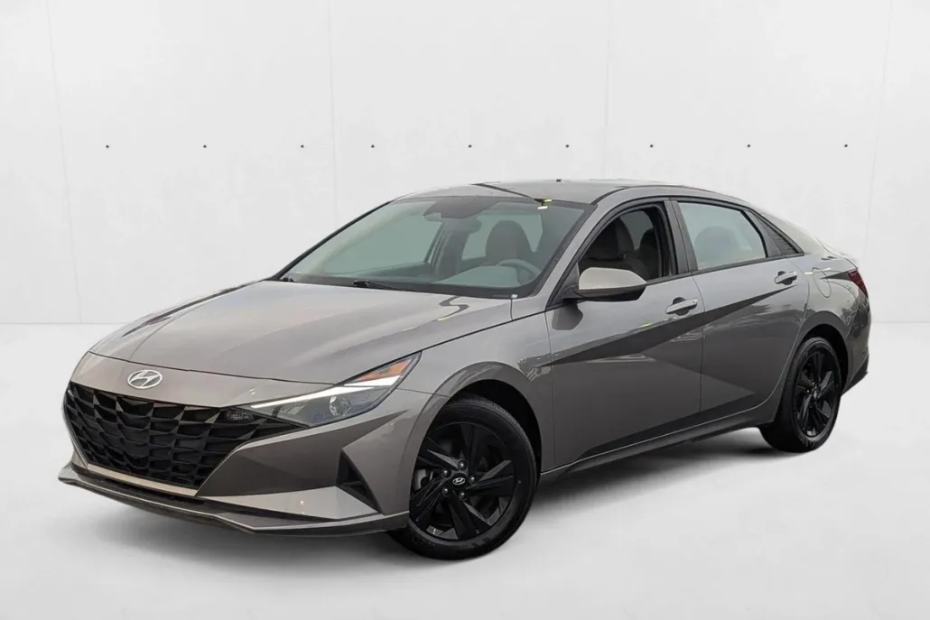 2023 Hyundai Elantra SEL photo 1