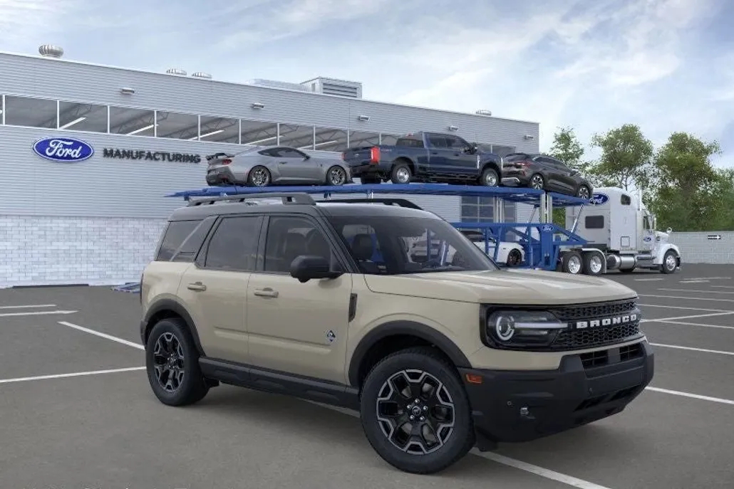 2025 Ford Bronco Sport Outer Banks photo 1