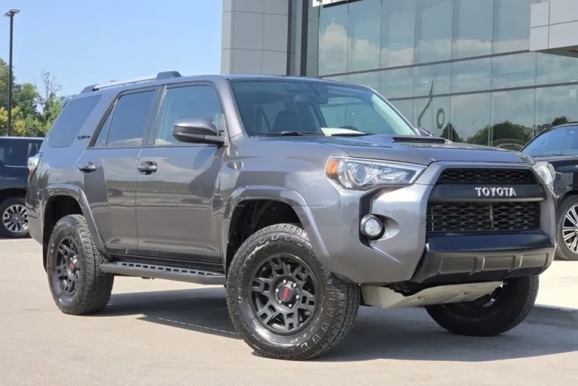 2016 Toyota 4Runner TRD Pro photo 1