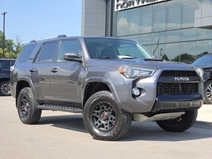 2016 Toyota 4Runner TRD Pro photo 1
