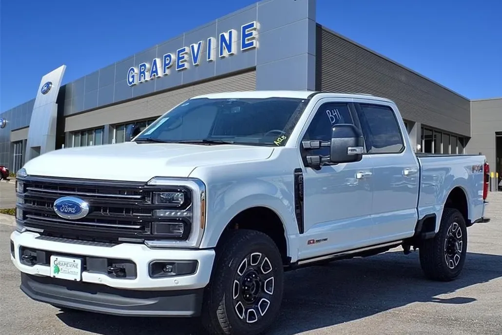 2026 Ford F-250 Platinum photo 1