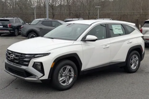 2025 Hyundai Tucson SE photo 1