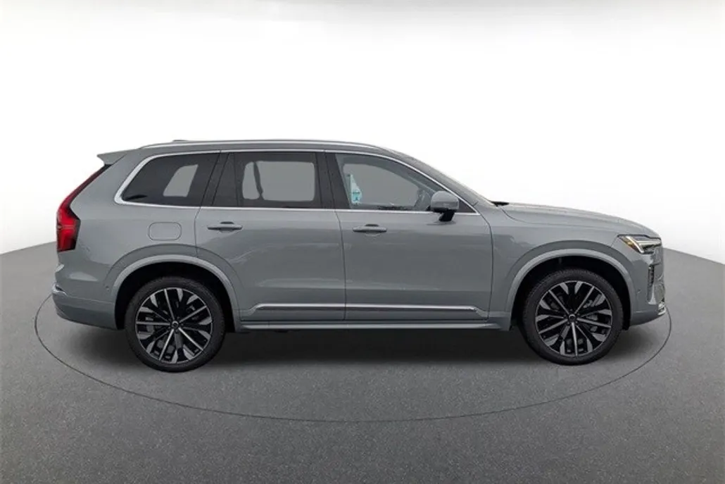 2026 Volvo XC90 Plus photo 1