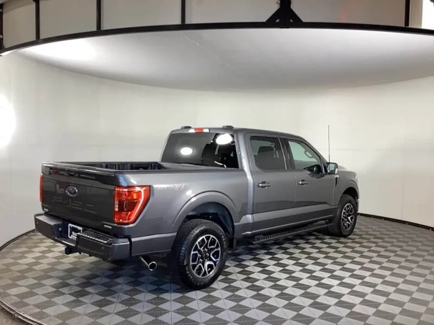 2022 Ford F-150 XLT photo 1