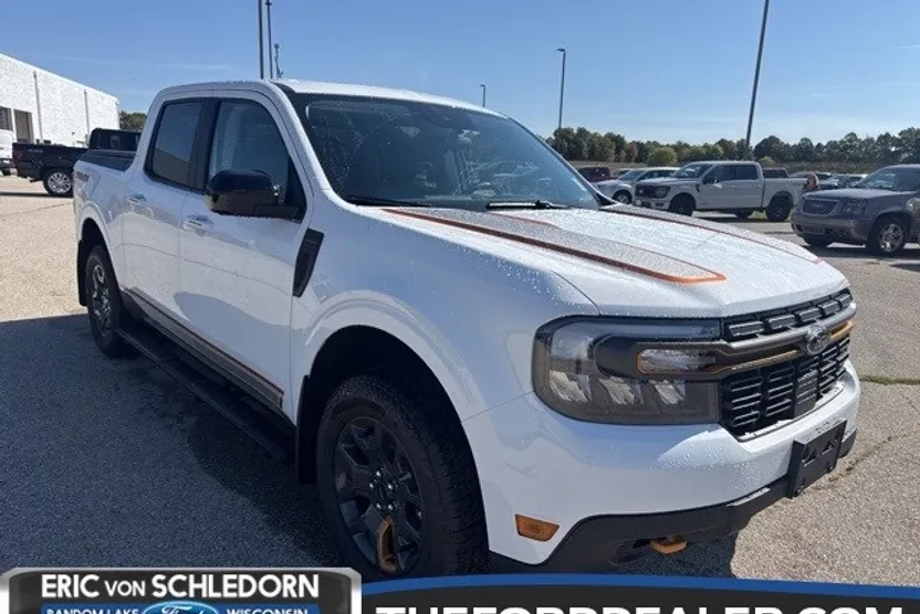 2024 Ford Maverick Lariat photo 1