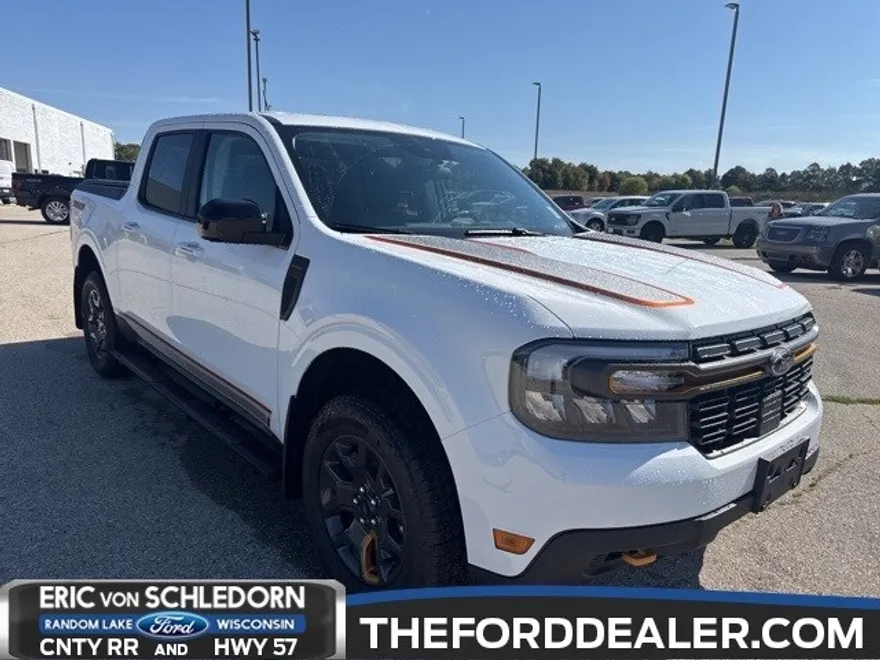2024 Ford Maverick Lariat photo 1
