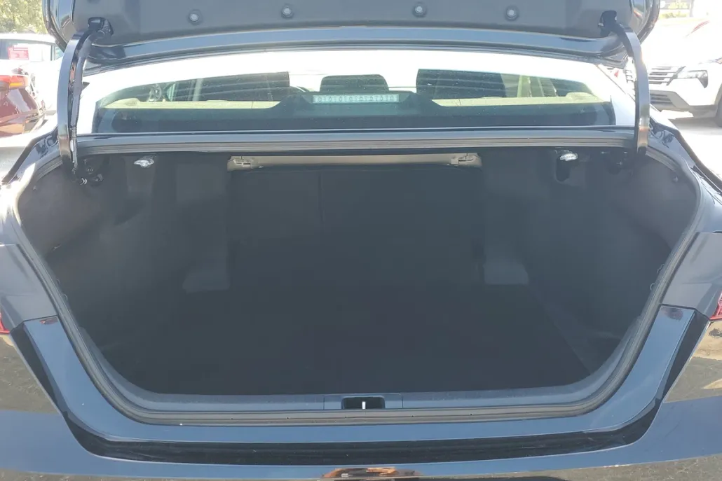 2025 Toyota Camry LE photo 1