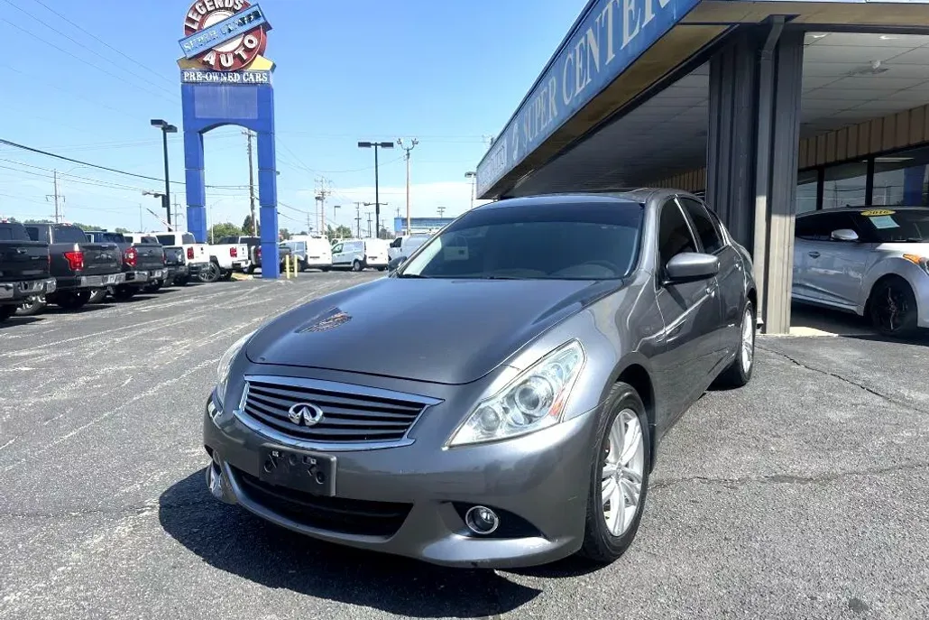 2015 Infiniti Q40 photo 1