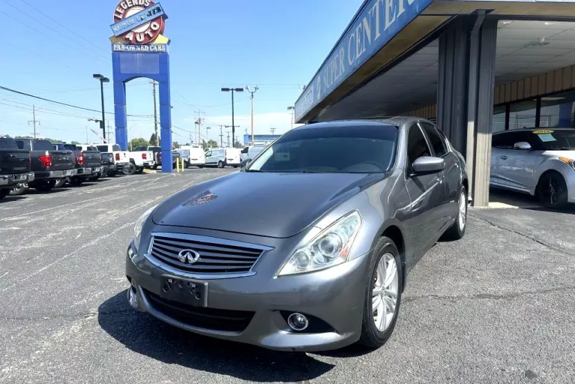 2015 Infiniti Q40 photo 1