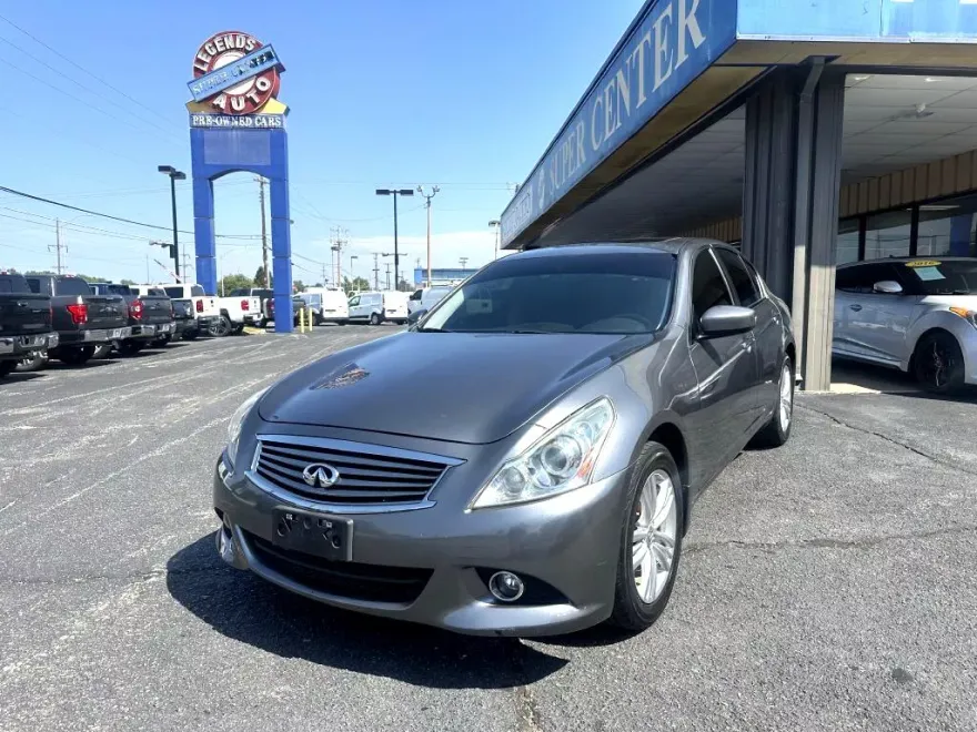 2015 Infiniti Q40 photo 1