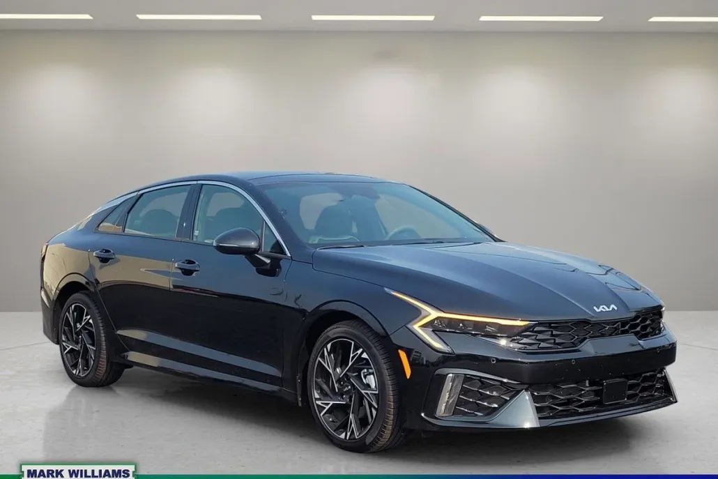2025 Kia K5 GT-Line photo 1