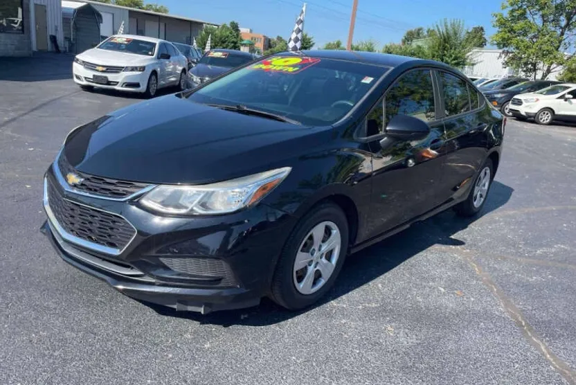 2016 Chevrolet Cruze LS photo 1