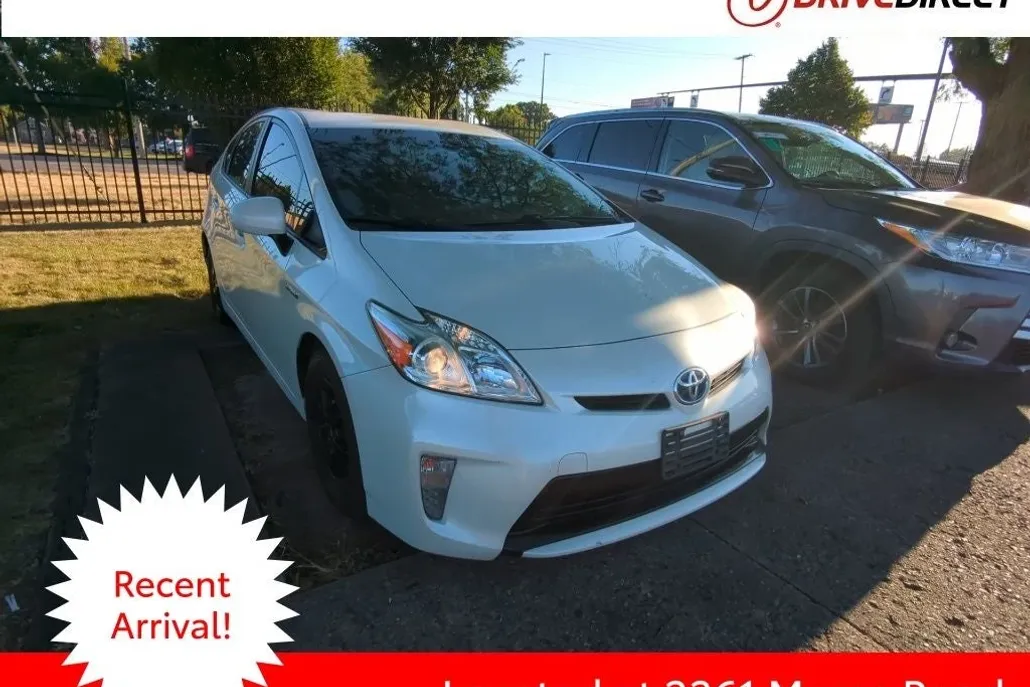 2015 Toyota Prius Two photo 1