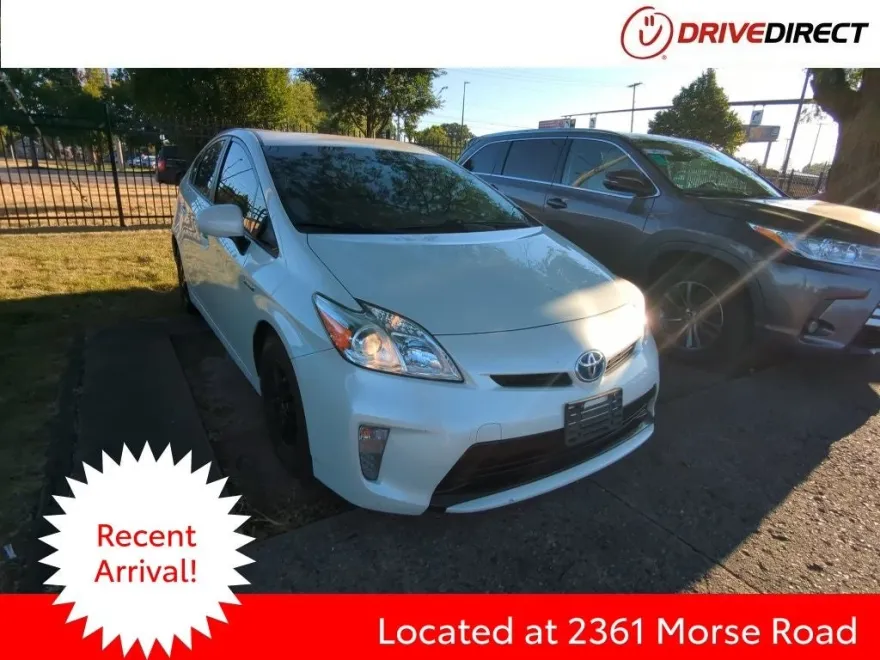 2015 Toyota Prius Two photo 1
