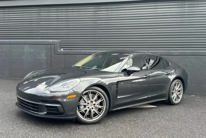 2020 Porsche Panamera 4 photo 1