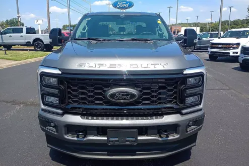 2026 Ford F-250 Lariat photo 3