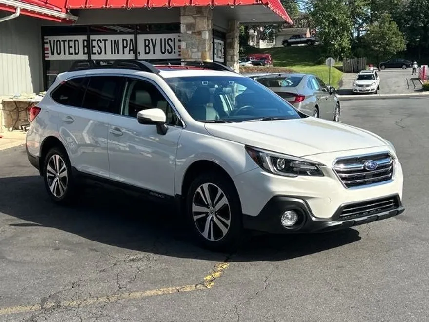 2018 Subaru Outback 2.5i Limited photo 1