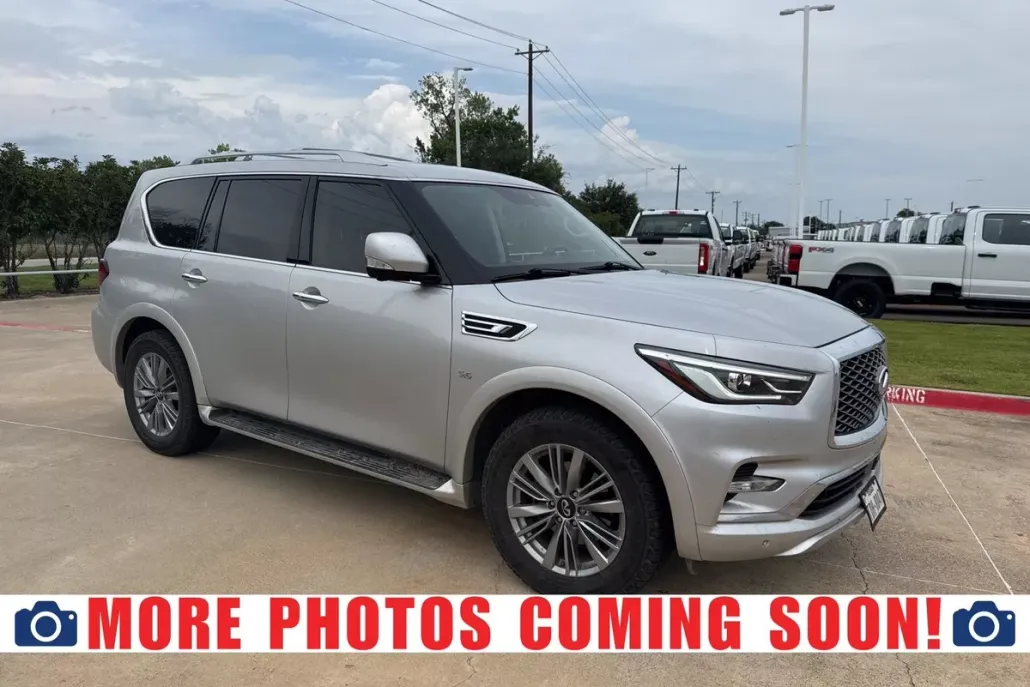 2019 Infiniti QX80 Luxe photo 1