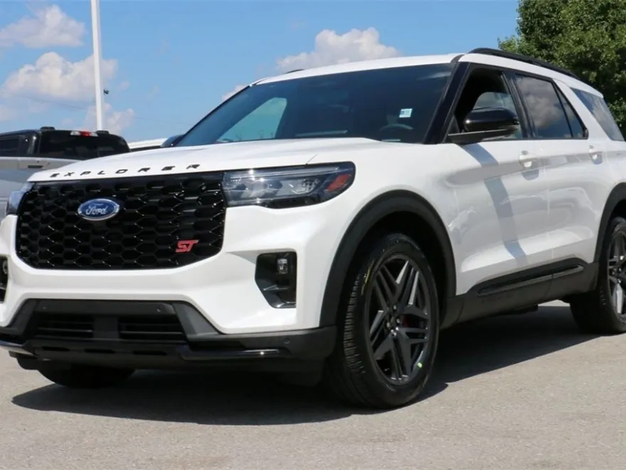 2025 Ford Explorer ST photo 1