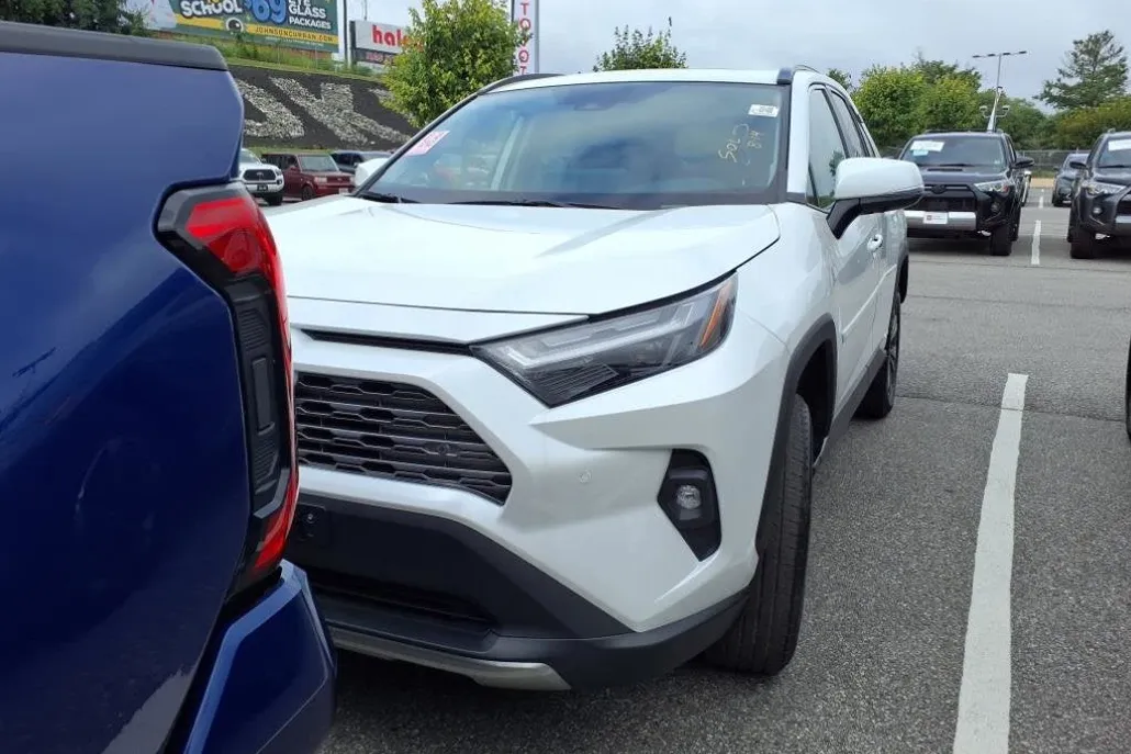 2024 Toyota RAV4 Hybrid Limited photo 1
